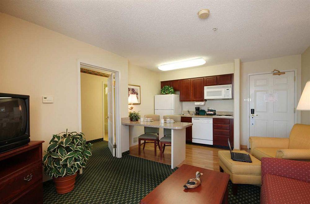 Homewood Suites By Hilton Dallas-Арлингтон Номер фото